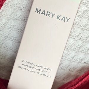 Mary Kay Pink Mattifying Moisturizer